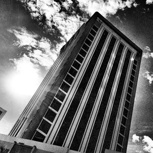 Image post by @therealcarlospena on Instagram