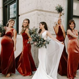 Image post by @theknot on Instagram