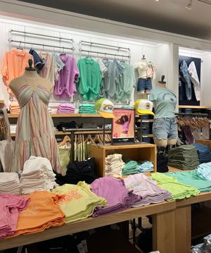 Image post by @rockinghammall on Instagram