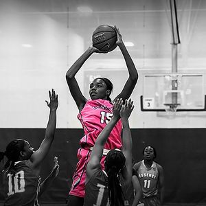 Image post by @nikegirlseybl on Instagram