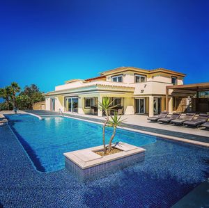 Image post by @christiesrealestate on Instagram