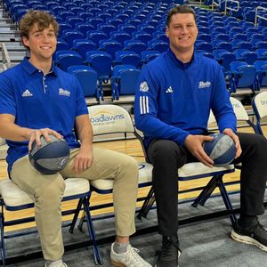 Image post by @dubulldogs on Instagram