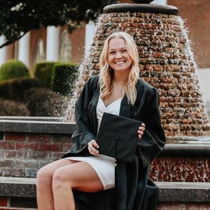 Image post by @leeuvolleyball on Instagram