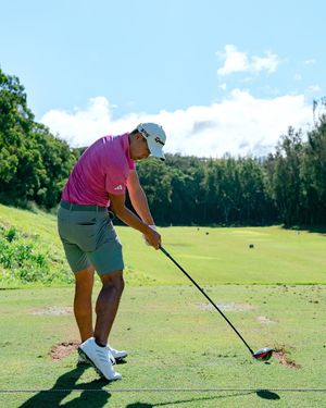 Image post by @taylormade_golf_japan on Instagram
