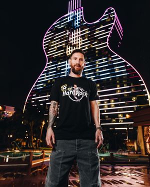 Image post by @hardrockholly on Instagram
