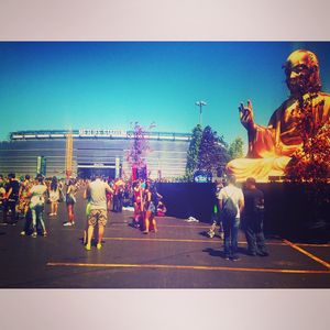 Image post by @metlifestadium on Instagram