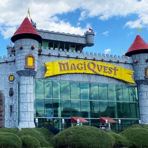 Image post by @magiquestpf on Instagram