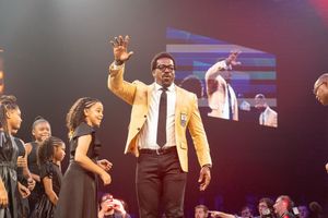 Image post by @profootballhof on Instagram