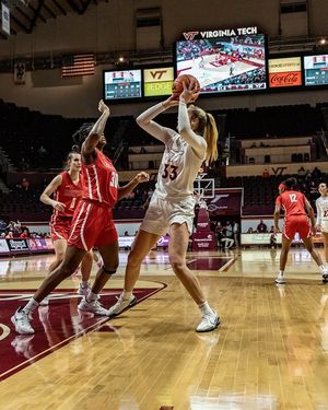 Image post by @media.x.molly on Instagram