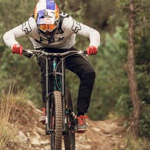 Image post by @foxmtb on Instagram