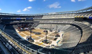 Image post by @metlifestadium on Instagram