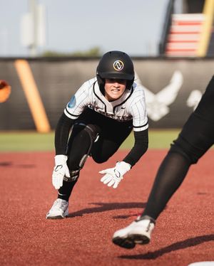 Image post by @auprosoftball on Instagram
