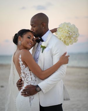 Image post by @theknot on Instagram