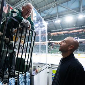 Image post by @everett_silvertips on Instagram