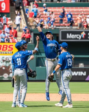 Image post by @Royals on Twitter
