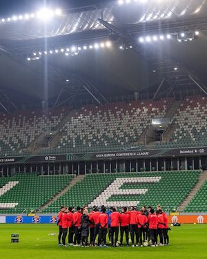 Image post by @azalkmaar on Instagram