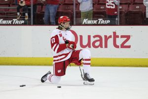 Image post by @BadgerMHockey on Twitter