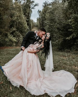 Image post by @thismodernlovephoto on Instagram