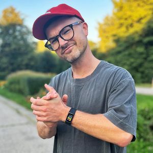 Image post by @fitbit on Instagram