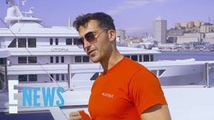 Video post by @enews on YouTube
