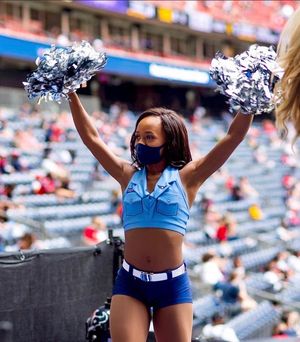 Image post by @texanscheerleaders on Instagram