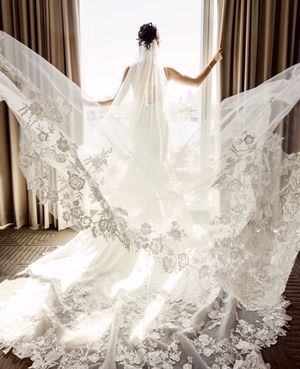 Image post by @theknot on Instagram