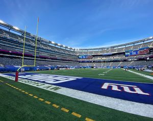 Image post by @metlifestadium on Instagram