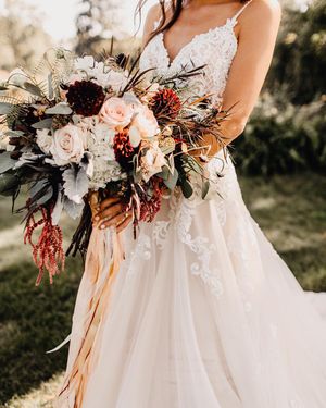 Image post by @theknot on Instagram