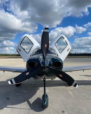 Image post by @statureaviation on Instagram