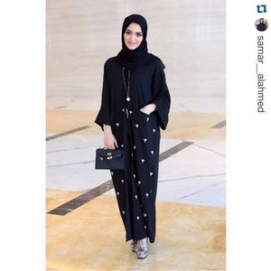Image post by @amaliah_com on Instagram