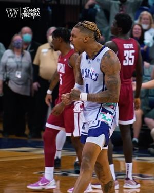 Image post by @uw_mbb on Instagram