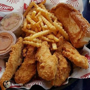 Image post by @raisingcanes on Instagram