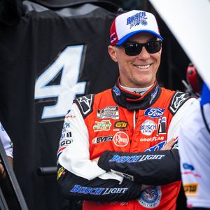 Image post by @StewartHaasRcng on Twitter