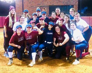 Image post by @leeusoftball on Instagram