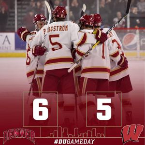 Image post by @du_hockey on Instagram