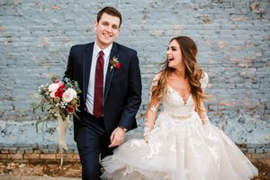 Image post by @theknot on Instagram
