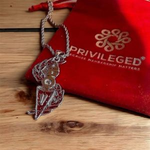 Image post by @privilegedbmmdstopp on Instagram