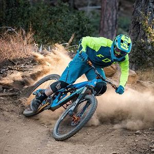 Image post by @foxmtb on Instagram