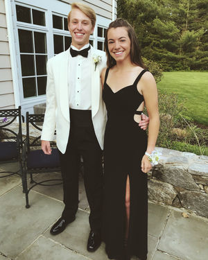 Image post by @carlylegenzowski on Instagram
