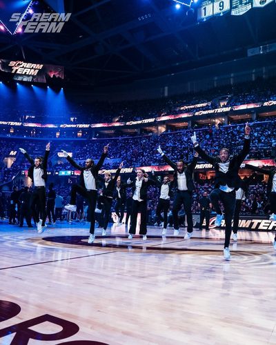 Video post by @CavsScreamTeam on Twitter