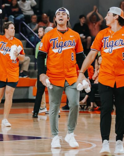 Image post by @ClemsonBaseball on Twitter