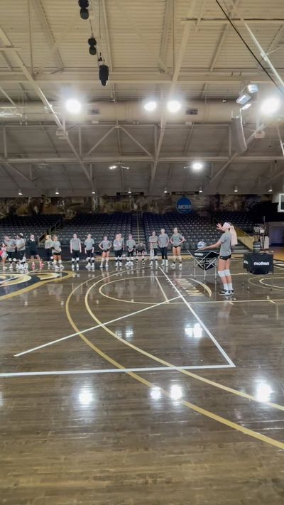 Video post by @oaklandwvb on Instagram