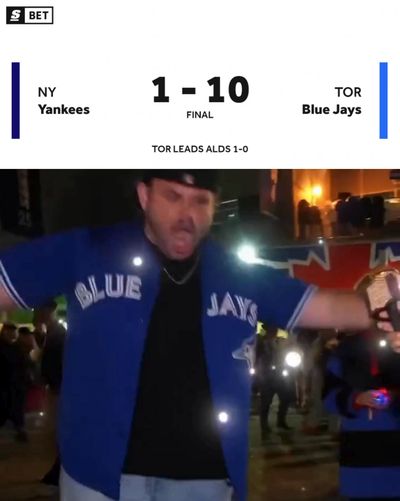 Image post by @theScore on Facebook