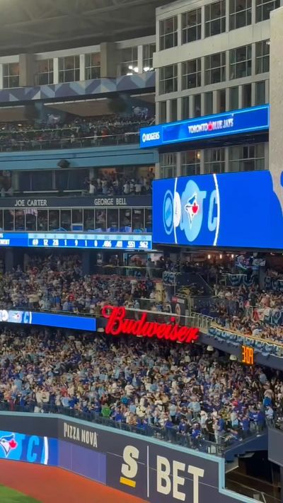 Video post by @theScore on Facebook