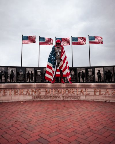 Video post by @LouisvilleFB on Twitter