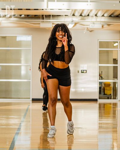 Image post by @CavsDanceTeam on Twitter