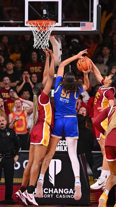 Video post by @uscwbb on Instagram