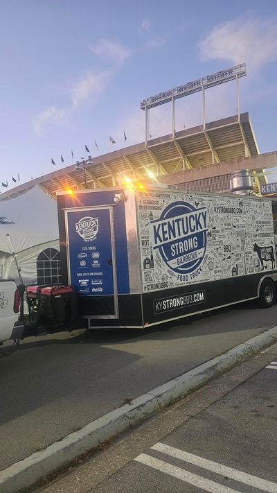 Video post by @strongbbq on Instagram