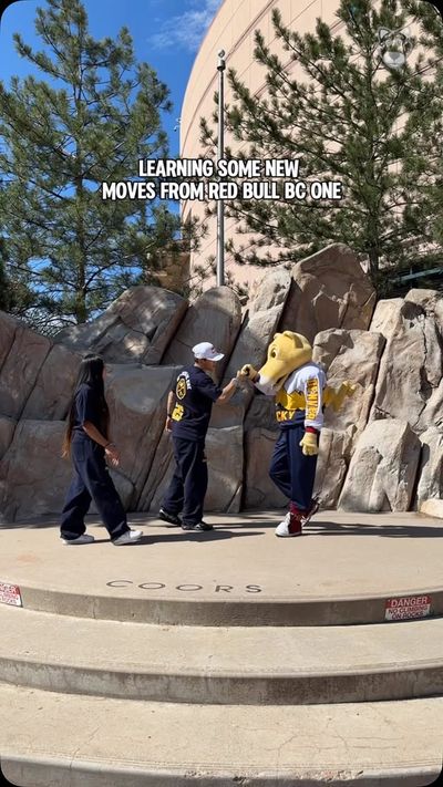 Video post by @thesupermascot on Instagram