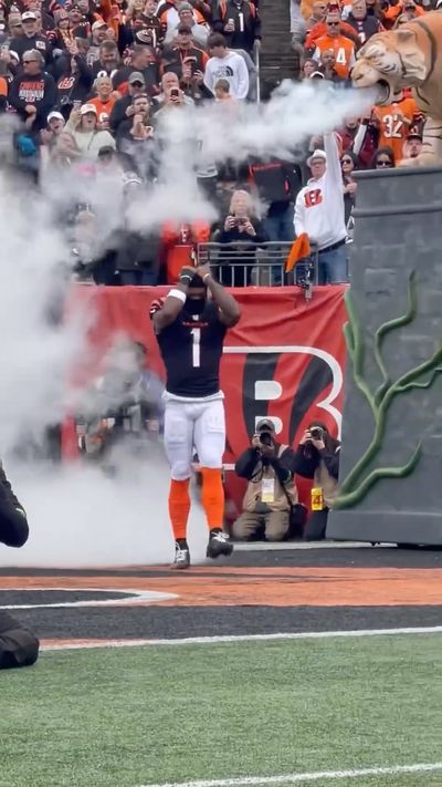 Video post by @bostontoskylinepod on Instagram